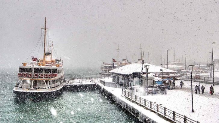 Tüm yurdu etkisi altına alan soğuk hava dalgası nedeniyle Ankara, Kütahya, Afyonkarahisar, Uşak ve Eskişehir için kuvvetli kar yağışı ve buzlanma uyarısı yapıldı.
