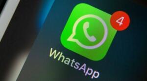 Daha öncesinde sözleşmeyi kabul etmeyenlerin hesabının silineceğini açıklayan WhatsApp diğer mesajlaşma uygulamalarına büyük bir kullanıcı kitlesinin geçmesine neden olmuştu. Yeni açıklamada hiçbir kullanıcı hesabının silinmeyeceğinin altını çizen şirket, aslında kullanıcıya iki seçenek sunuyor. Sözleşmenin kabul edilmesi ya da sohbetlerinizi Android veya iOS‘da kullanılabilir diğer mesajlaşma programlarına aktarma seçeneği sunan WhatsApp, hesaba ait bir rapor indirmek isteyene de bu seçeneği sunacak. Bu açıklamanın ardından şirketin gelecek tepkilere karşı nasıl bir karşılık vereceği merak ediliyor.