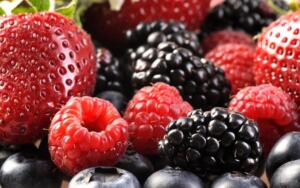 Kırmızı meyveler: Özellikle Tip 2 diyabet hastaları için antioksidan ve lif deposu olan kırmızı meyveler insülin üretmeye yardımcı olurken Tip 1 diyabet hastaları için de kan şekerini dengeleme açısından oldukça önemli.