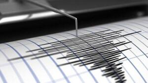 Kandilli Rasathanesi verilerine göre, Balıkesir'de saat 01.13'te 4.3 büyüklüğünde, 01.21'de 3.1 büyüklüğünde saat 01.58'de 4.9 büyüklüğünde, saat 02.03'de ise 3.5 büyüklüğünde dört deprem meydana geldi. 4.9 büyüklüğündeki deprem İstanbul'dan da hissedildi.