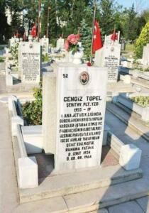 8 Ağustos 1964 yılında Rumlar'ı Türk Halkı'na karşı işledikleri insanlık dışı eylemlerden caydırmak için Eskişehir'den Kıbrıs'a, 4'lü Filo Komutanı olarak gönderilen Cengiz Topel'in uçağı, uçuş esnasında yerden isabet alarak düşürüldü. Cengiz Topel, paraşütle atlamayı başardı fakat esir alındığı Rumlar tarafından şehit edildi.
Kıbrıs'ta ilk Türk hava harp şehidi olan Cengiz Topel'in hastanede öldüğü açıklandı ancak ısrarlı girişimler sonucu 12 Ağustos 1964 tarihinde Rumlar'dan alınabildi. Kıbrıs, Adana, Ankara ve İstanbul'da yapılan törenlerden sonra 14 Ağustos 1964 tarihinde Edirnekapı'daki Sakızağacı Hava Şehitliği'nde toprağa verildi.