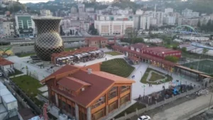 Türkiye'nin en güvenilir şehirlerini belirlemek için ülke genelinde yapılan kamuoyu araştırmasında en güvenilir il Rize çıktı. Yüzde 88,4'lük oranı ile birinci çıkan Rize'yi, yüzde 87,2 ile Afyonkarahisar takip etti.