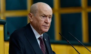 MHP Genel Başkanı Devlet Bahçeli'nin daha önce gündeme taşıdığı, AK Parti'nin de destek verdiği belirtilen çalışma kapsamında nüfus, ulaşım ve ekonomik yeterlilik gibi kriterleri karşılayan 25 ilçenin il yapılması planlanıyor. Düzenlemenin hayata geçmesi halinde Türkiye'deki il sayısı 106'ya yükselecek.