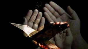 Cuma namazı saatlerinde dualarla ibadet edenler İmam-ı Gazali’ye göre Allah evliyaları sınıfına katılır. Peki cuma günü okunacak dua ile cuma namazı saatlerinde okunan dilek duaları nasıldır? İmam Gazali'ye göre Cuma günü bin kere Ya Allah diyenler evliyalar sınıfına dahil olur. Yine Cuma günü namazdan önce yüz defa “Ya Allah, Ya Hu” diyen kimsenin hayırlı dileği gerçekleşir.